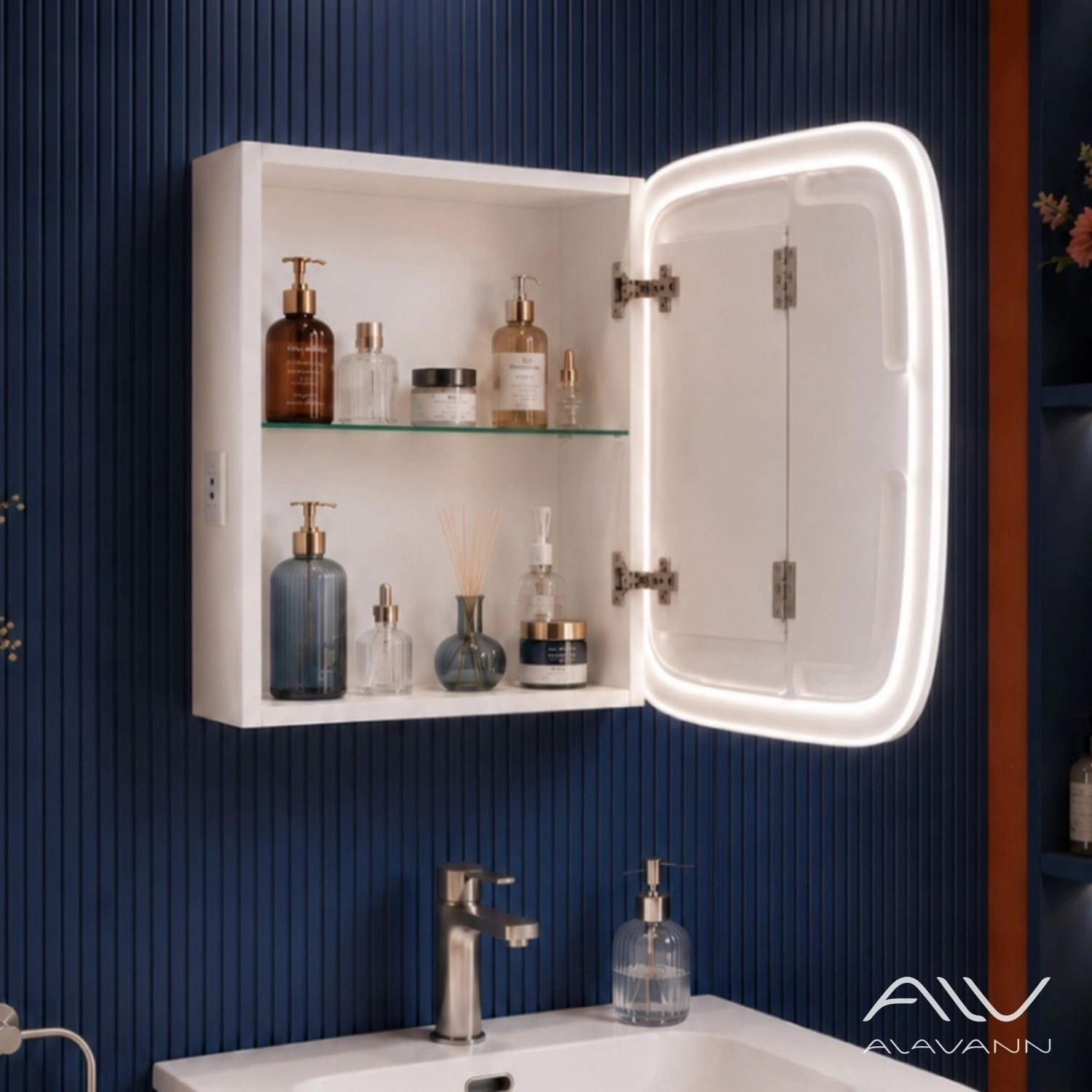 Зеркало-шкаф Alavann Rado Vizazh 60x60 с приближением, подсветкой, сенсорное от магазина Vanna-Vanna.ru!