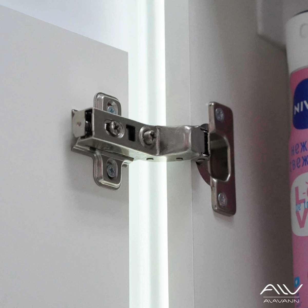 Зеркало-шкаф Alavann Cosmetic Light 80 свет, приближение, сенсор, перевертыш от магазина Vanna-Vanna.ru!