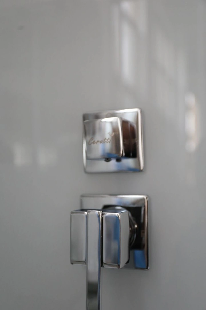 Душевая кабина Ceruttispa VIVA101 (100x100x215) от магазина Vanna-Vanna.ru!