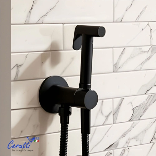 Смеситель с гигиеническим душем Ceruttispa Брайс SHB (BRAIES SHB) из латуни с шлангом 120 см, цвет черный матовый от магазина Vanna-Vanna.ru!