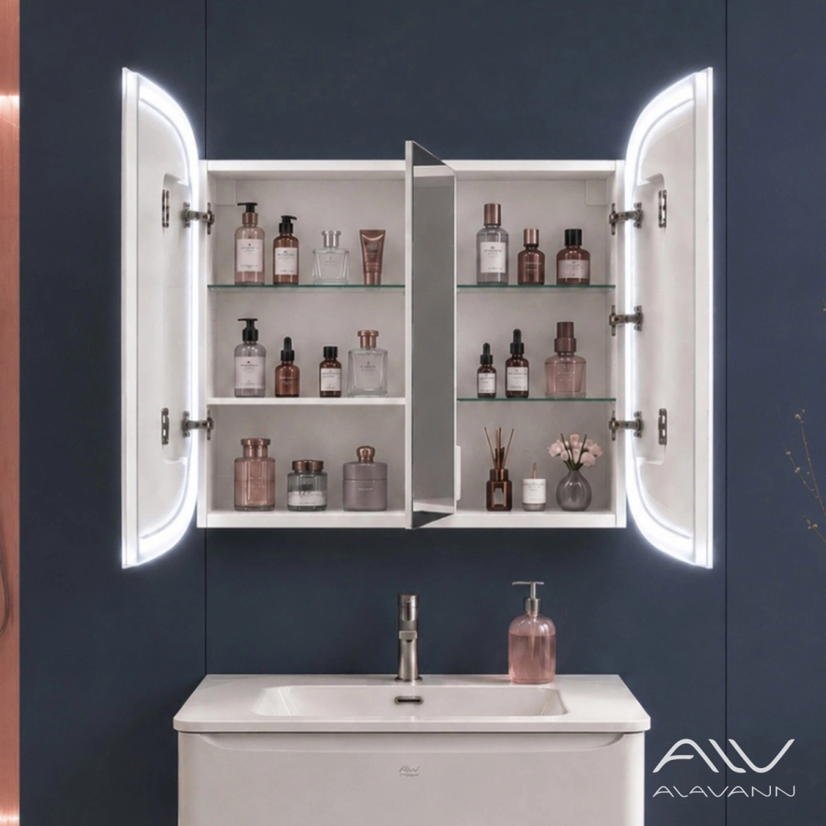 Зеркало-шкаф Alavann Rado Vizazh 80x80 с приближением, подсветкой, сенсорное, белый от магазина Vanna-Vanna.ru!