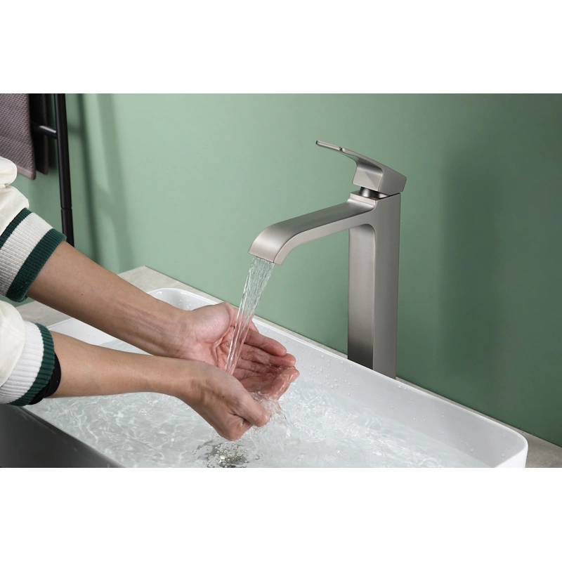 Смеситель для раковины высокий Raglo R02.15.09, графит от магазина Vanna-Vanna.ru!