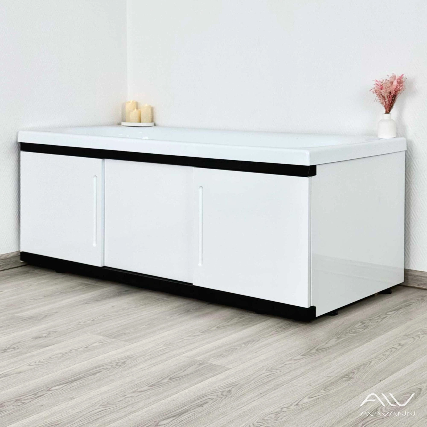 Экран под ванну Alavann Alt Black 150 раздвижной белый от магазина Vanna-Vanna.ru!