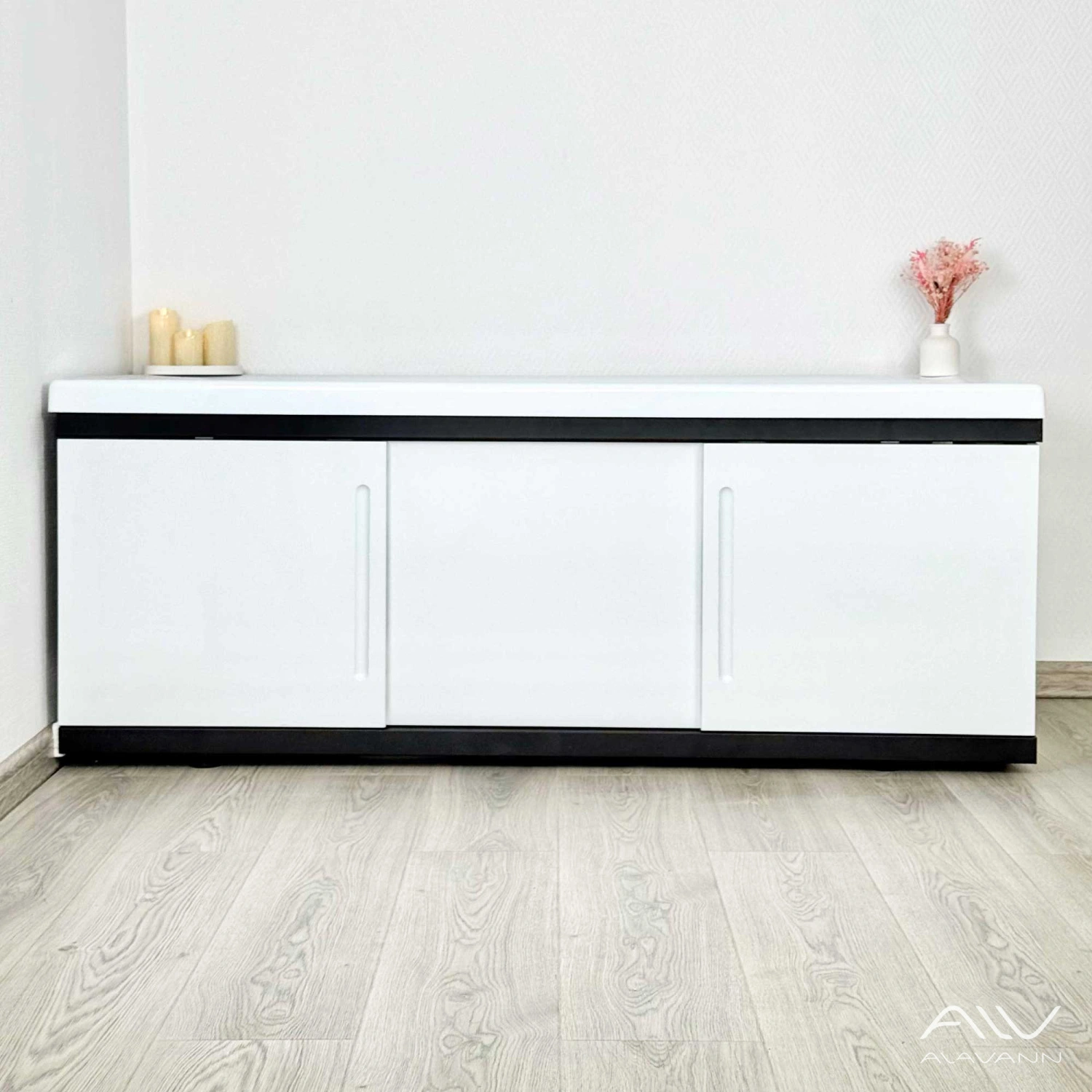 Экран под ванну Alavann Alt Black 150 раздвижной белый от магазина Vanna-Vanna.ru!