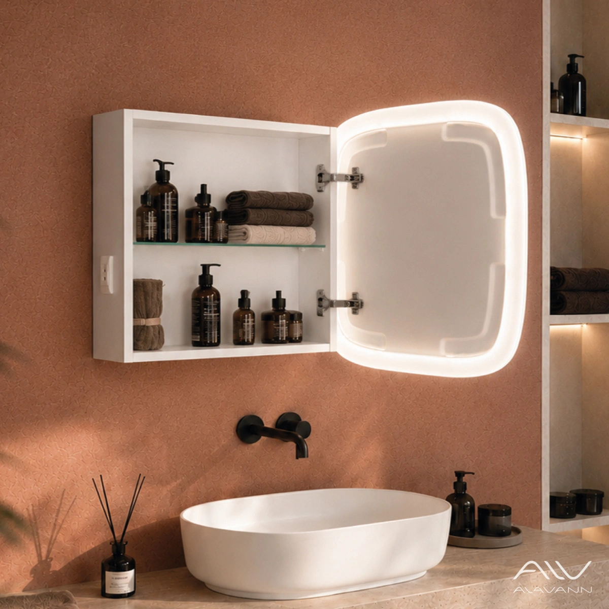 Зеркало-шкаф Alavann Rado Vizazh 60x60 с подсветкой, сенсорное, белый от магазина Vanna-Vanna.ru!