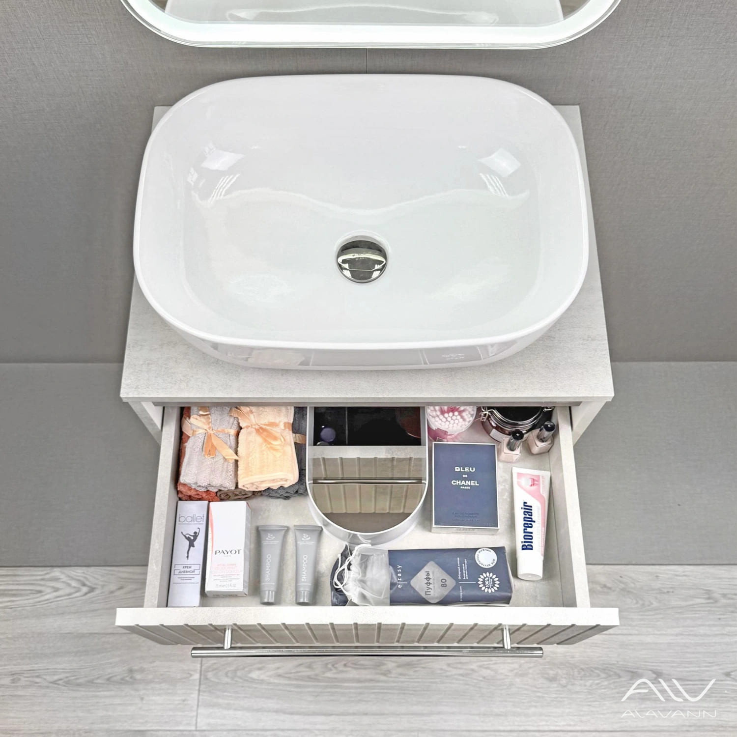 Тумба подвесная Alavann Emma 60 с раковиной Moduo 50 SQUARE, серый бетон от магазина Vanna-Vanna.ru!