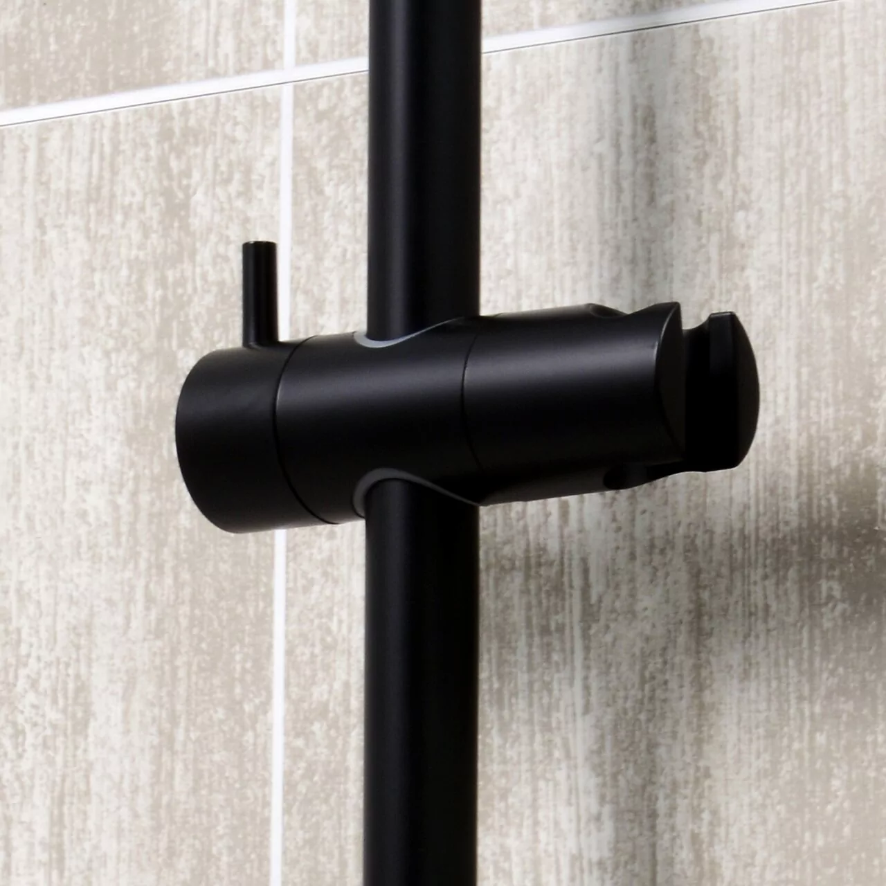 Штанга для душа WasserKraft A076 хром/черный Soft-touch