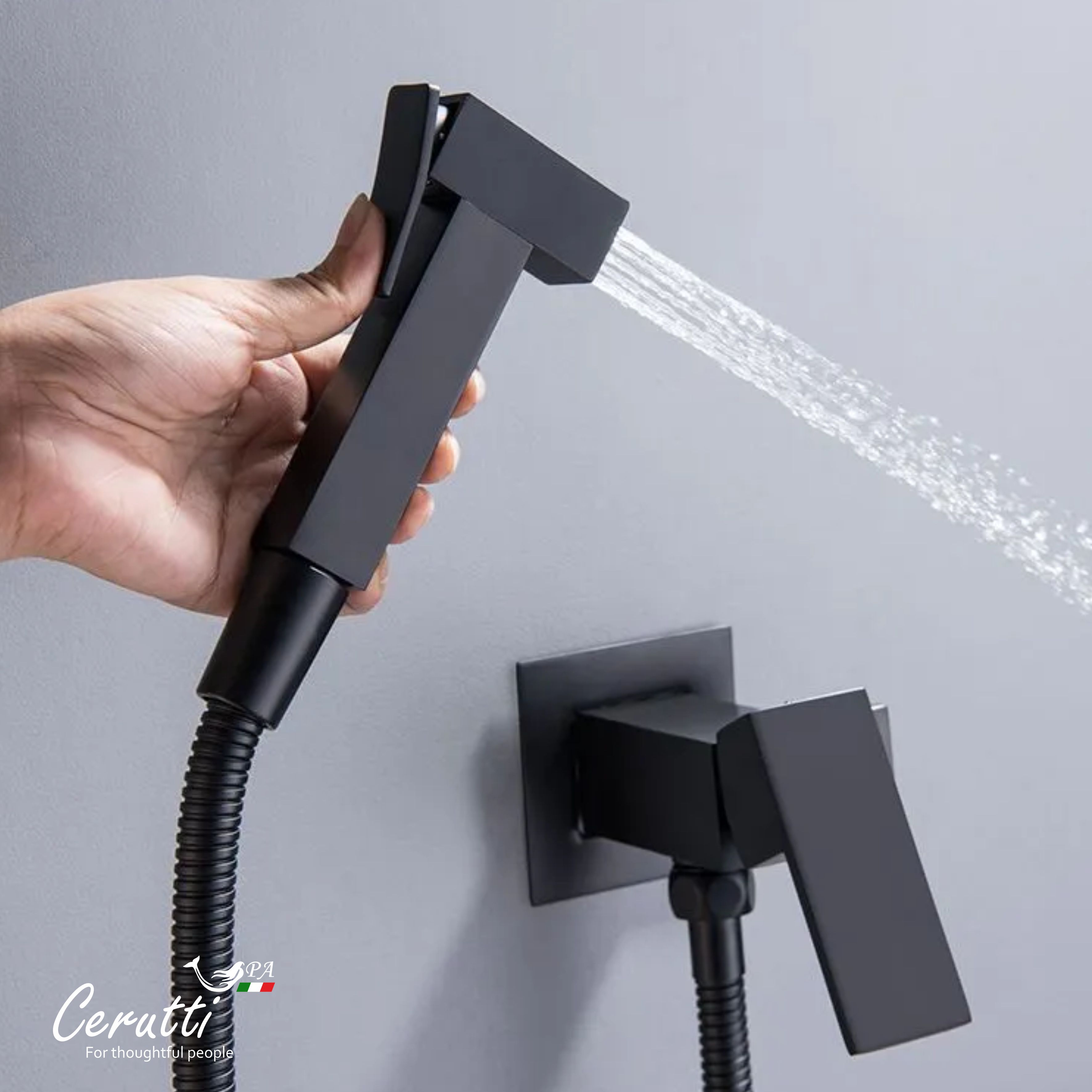 Смеситель с гигиеническим душем Ceruttispa Резия SHB (RESIA SHB) из латуни, с шлангом 120 см, цвет черный матовый