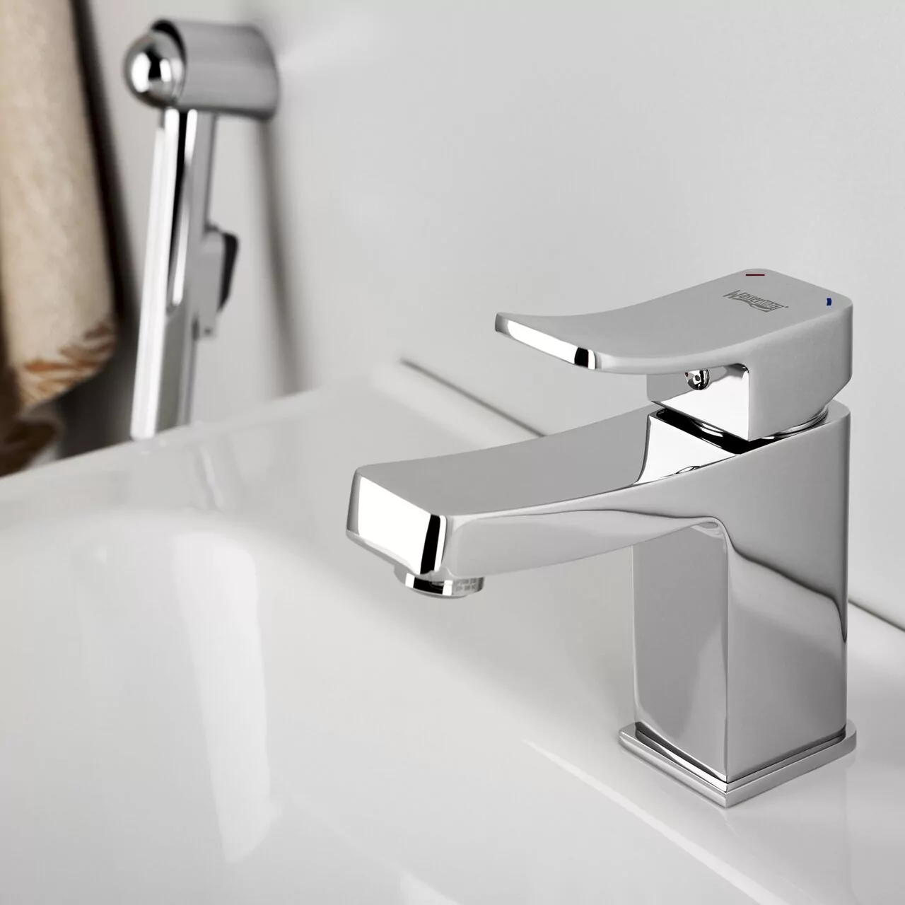 Смеситель с гигиеническим душем для раковины WasserKraft Aller 1068 хром