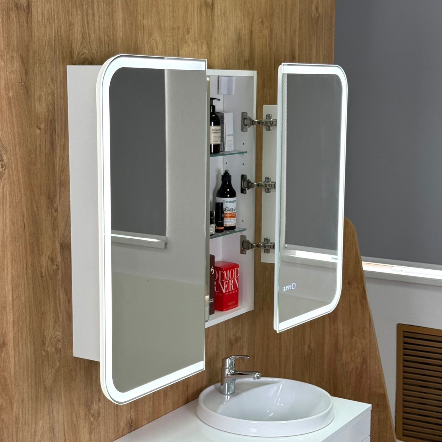 Шкаф зеркальный Alavann "Cosmetic Light 80" антизапотеватель, часы