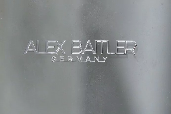 Душевая дверь Alex Baitler AB74B90 90 см распашная, тонированное стекло, черный Душевая дверь Alex Baitler AB74B90 90 см распашная, тонированное стекло, черный