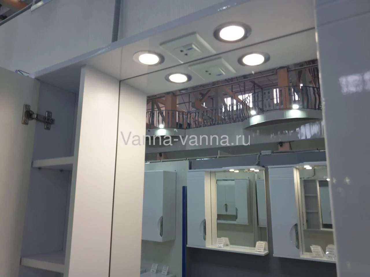 Зеркало со шкафчиком Francesca Доминго 80 свет, белый