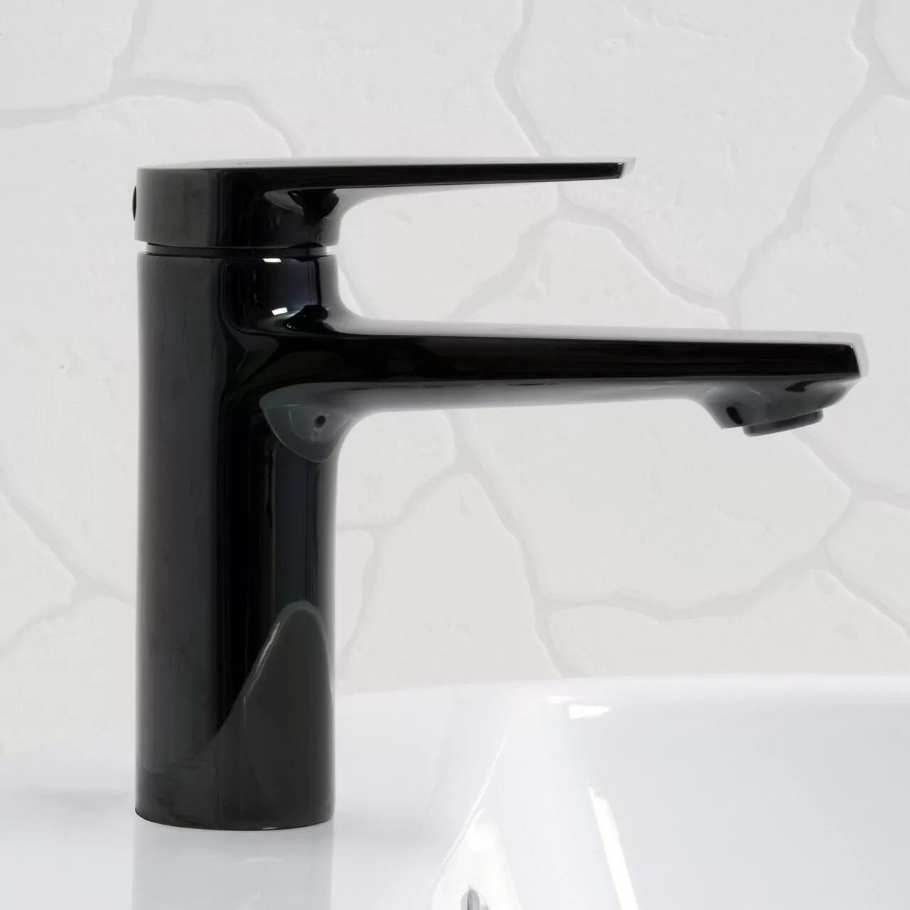 Смеситель для раковины WasserKraft Glan 6603 черный глянец