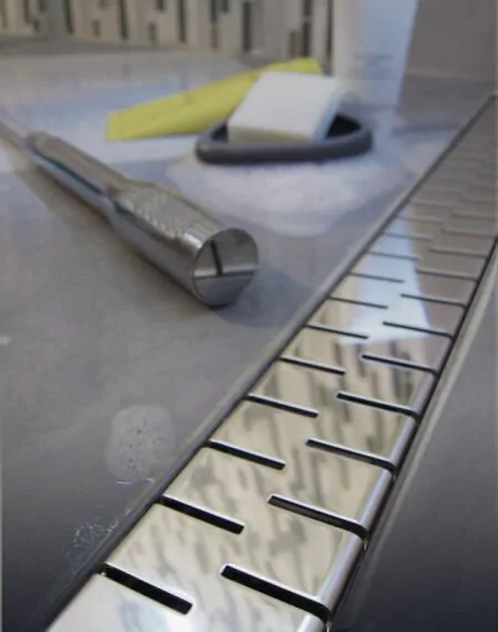 Душевой лоток MCH Veconi Medium 650 с решеткой, хром