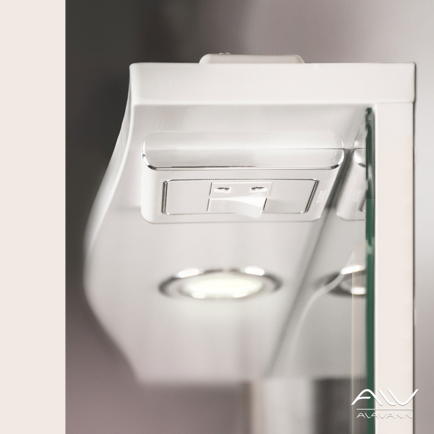 Зеркало Alavann Monaco 60-01 свет, белый