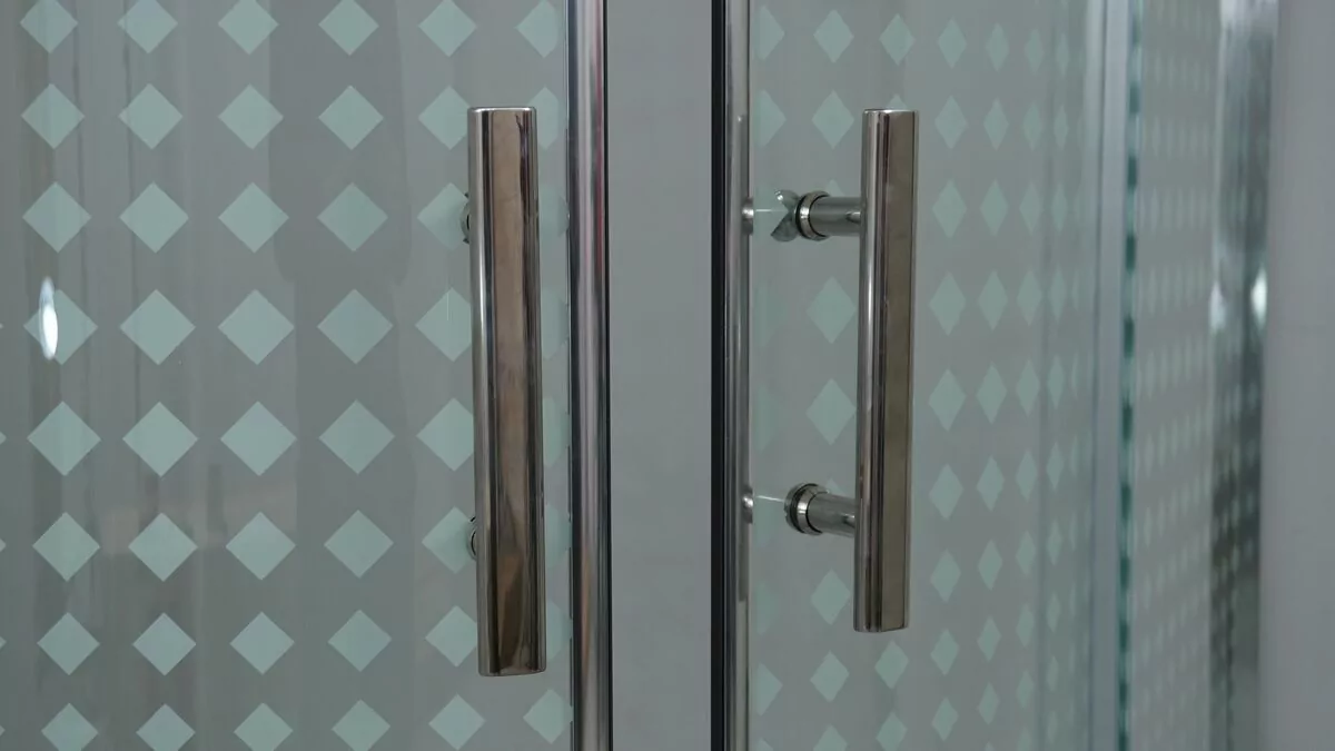 Душевой уголок Timo TL-8001 Romb Glass прозрачный 80х80 полукруглый 1/4, с низким поддоном, хром Душевой уголок Timo TL-8001 Romb Glass прозрачный 80х80 полукруглый 1/4, с низким поддоном, хром