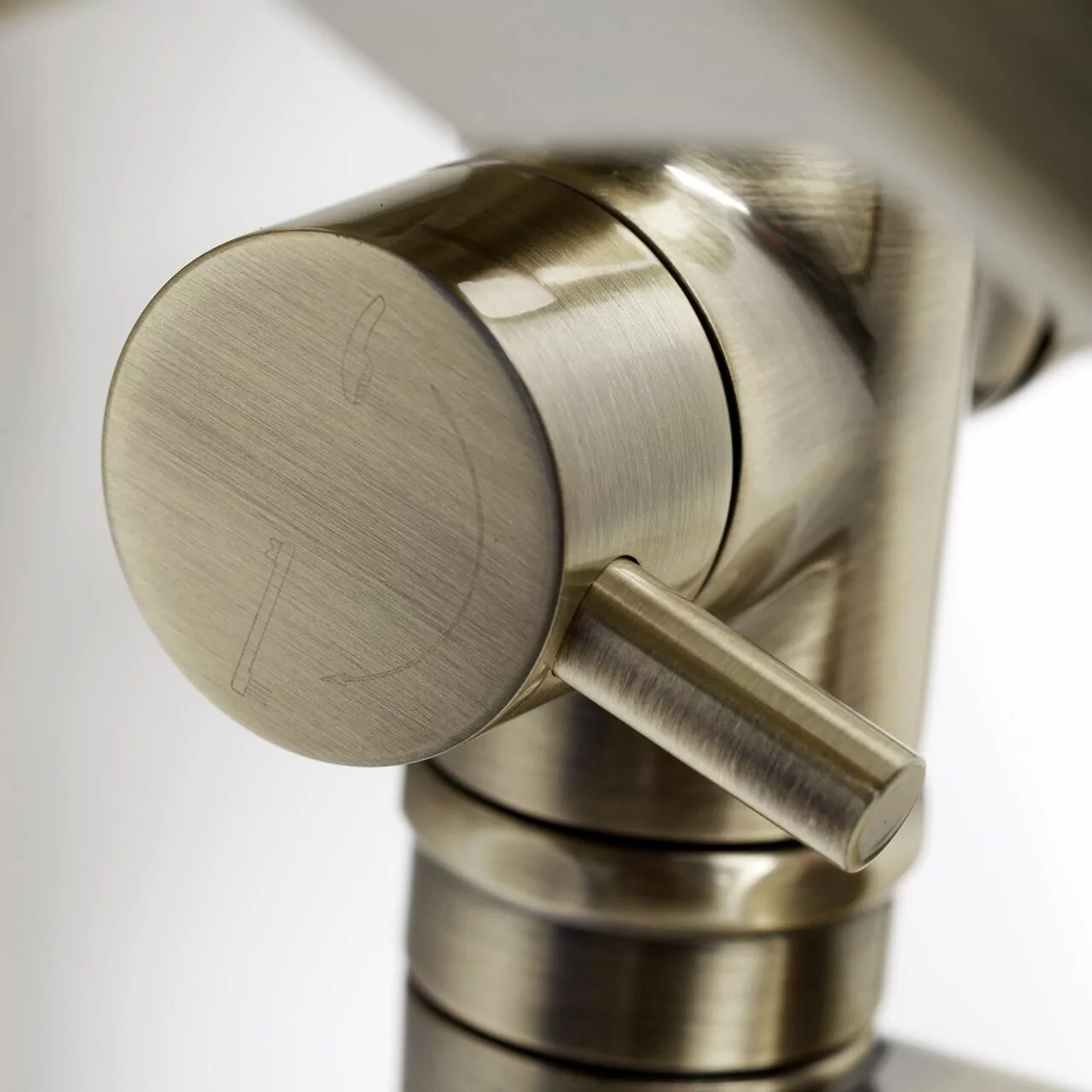 Смеситель для ванны WasserKraft Exter 1602L светлая бронза