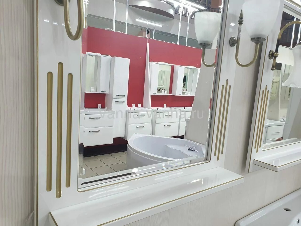 Зеркало Vod-ok Elite Кармен 65 свет, белый, патина золото, серебро