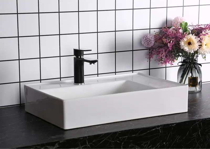 Раковина Ceruttispa CR0017 накладная, белая, прямоугольная, с отверстием под смеситель 605х380х120