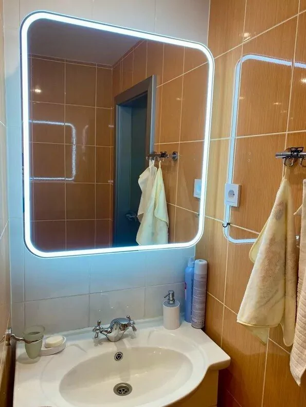 Зеркало-шкаф Alavann Lana 70 свет, белый