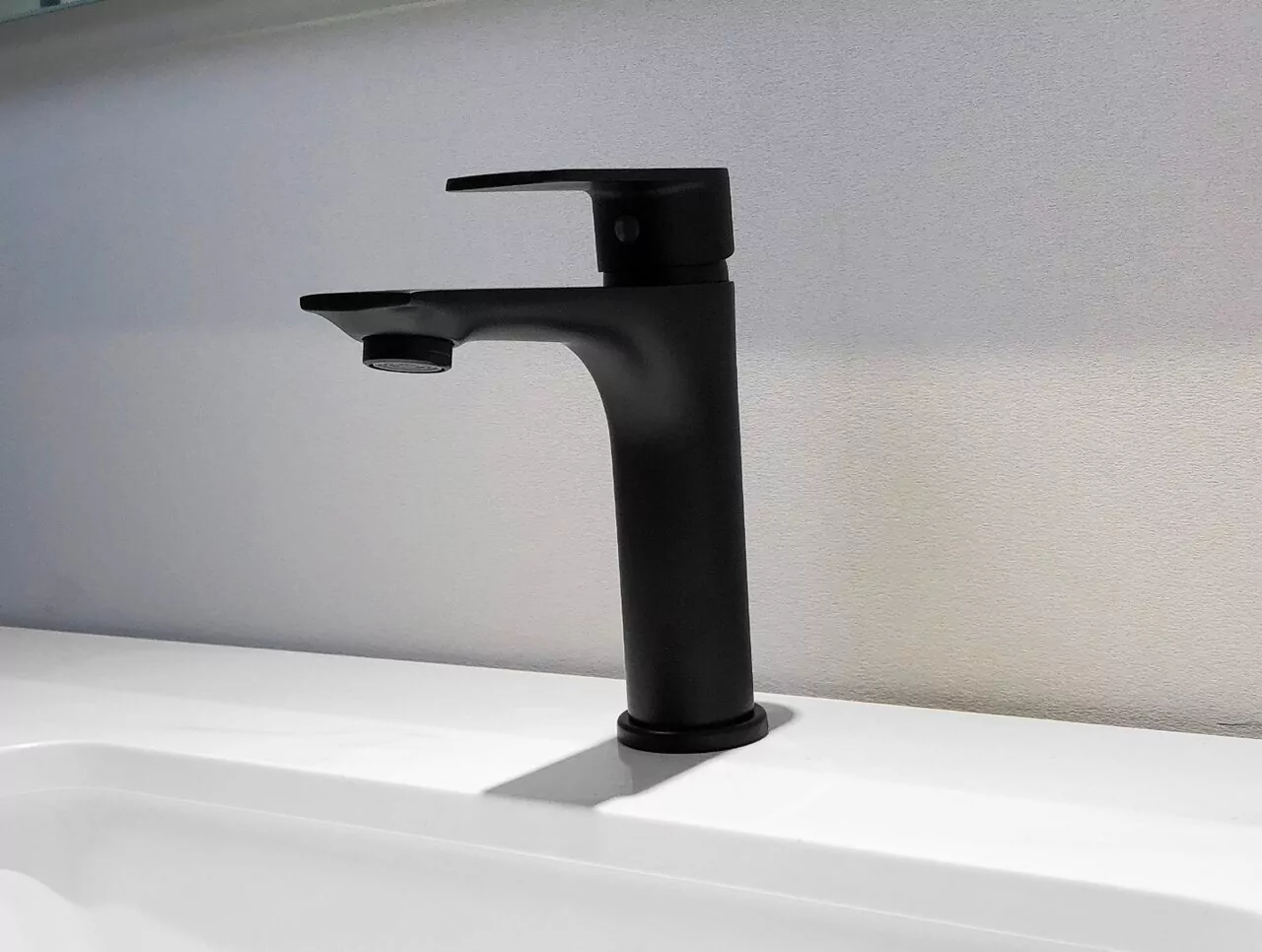 Смеситель для раковины BochMann DORIS B BM8598 черный матовый