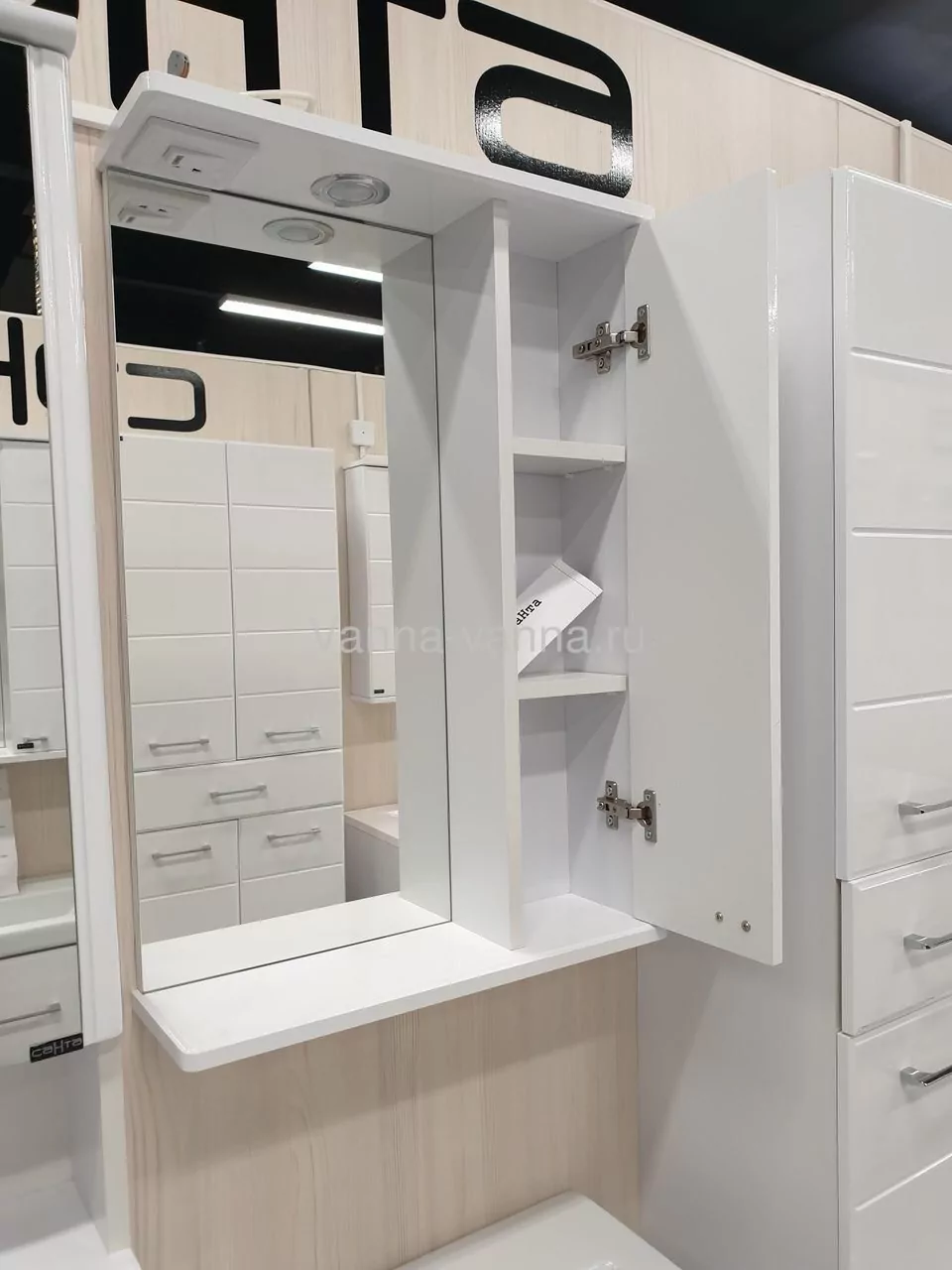 Зеркало со шкафчиком Санта Омега 50 R свет