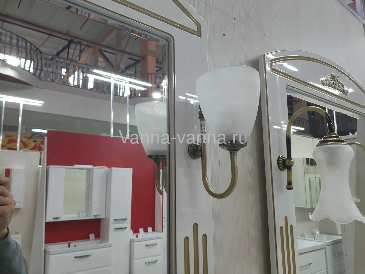 Зеркало Vod-ok Elite Кармен 65 свет, белый, патина золото, серебро