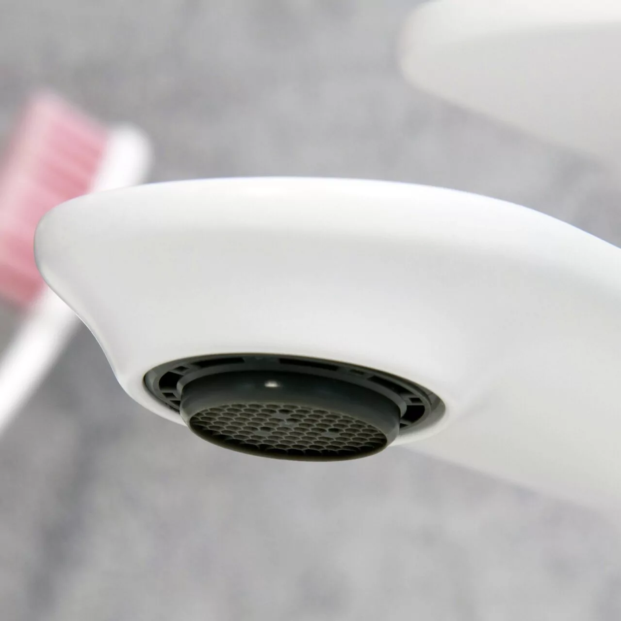 Смеситель для раковины WasserKRAFT Mindel 8503H белый Soft-touch