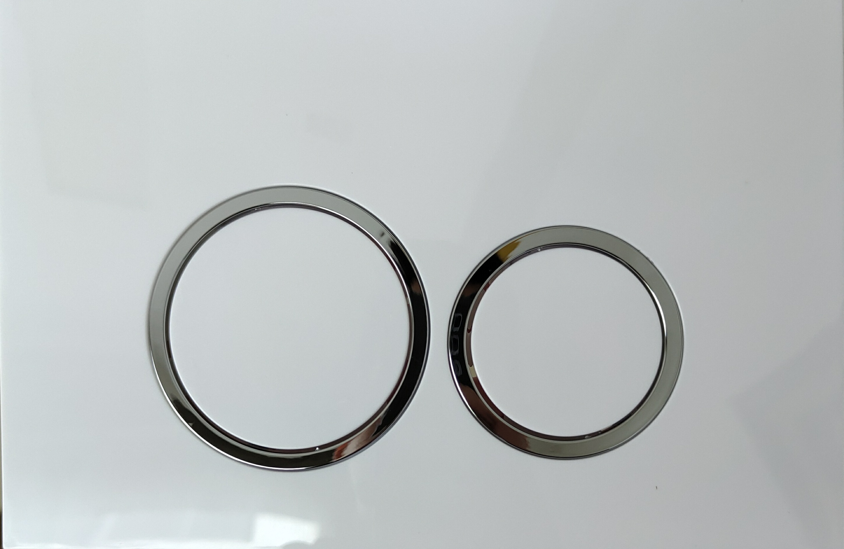 Кнопка смыва Cerutti Spa CR05WH (белая, глянцевая)