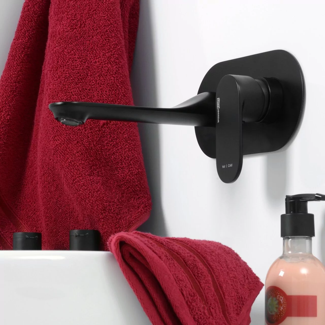 Смеситель для раковины WasserKraft Elbe 7430 черный Soft-touch