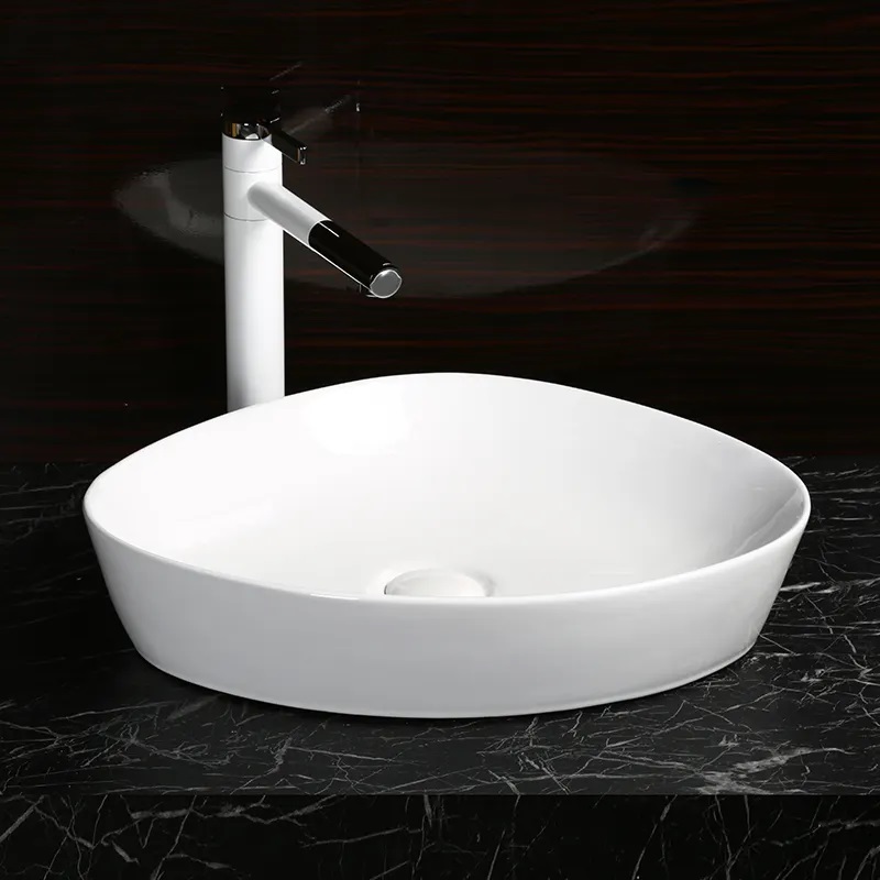 Раковина Ceruttispa CR0021C накладная, белая, треугольная 500х400х160