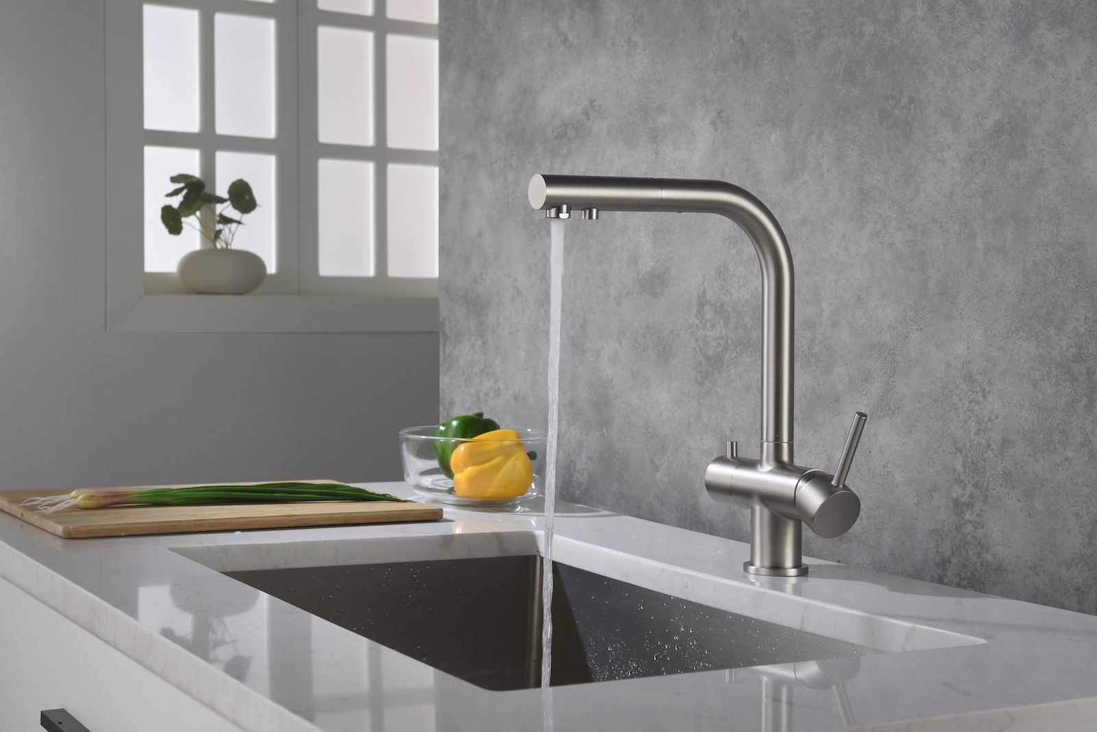 Смеситель для кухни с подключением фильтра и выдвижной лейкой Timo Saona 2356/13FL никель