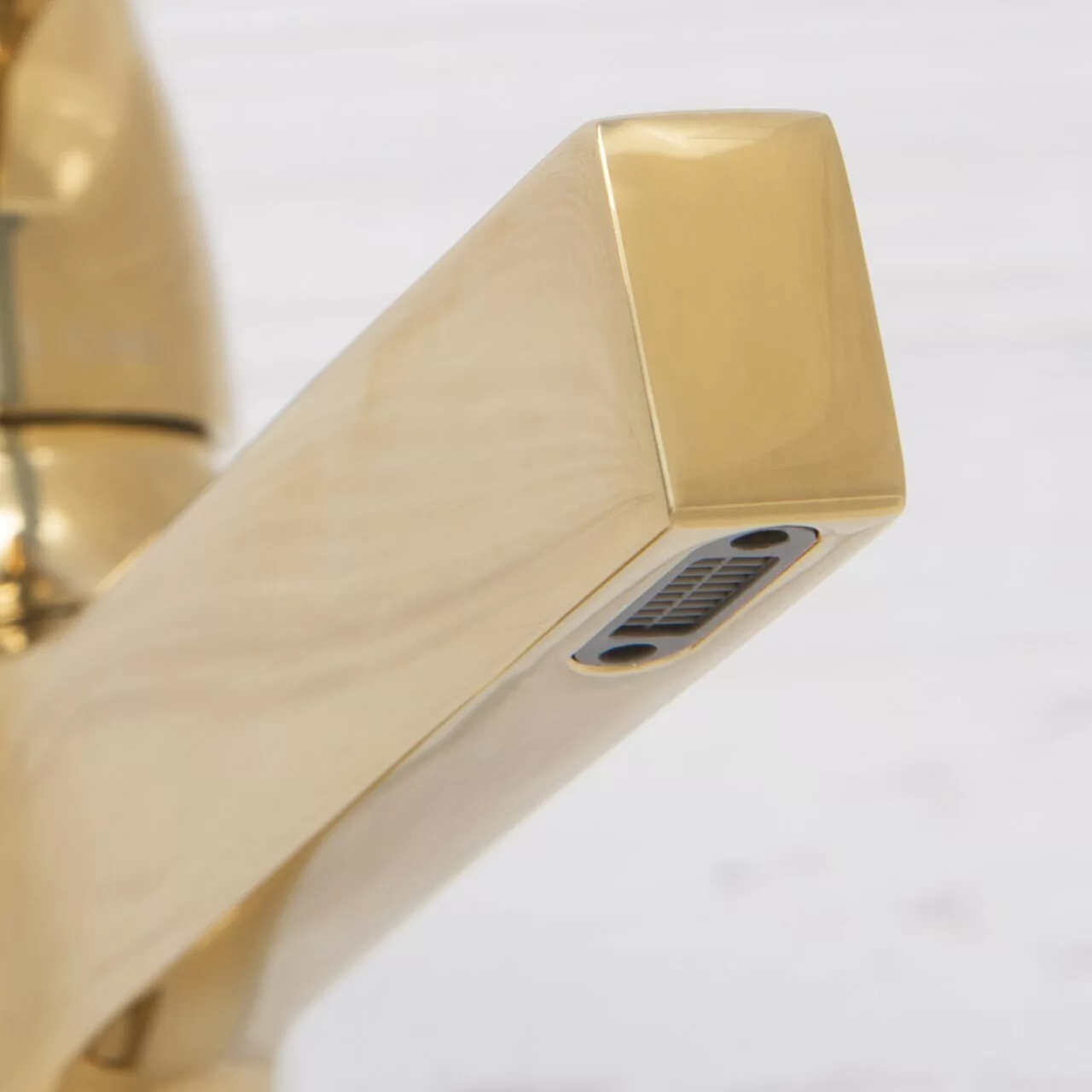 Смеситель для раковины WasserKraft Sauer 7103 глянцевое золото