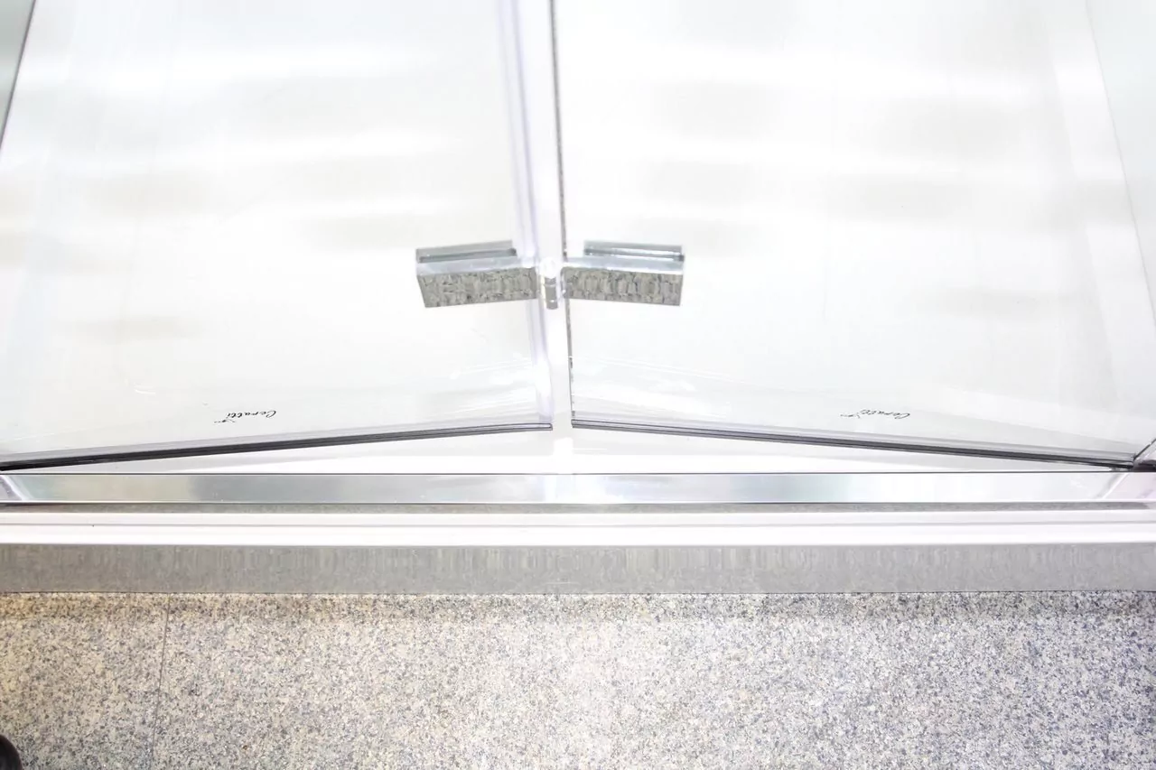 Душевая дверь Ceruttispa BELLA D81T в нишу, складная, прозрачное стекло, хром