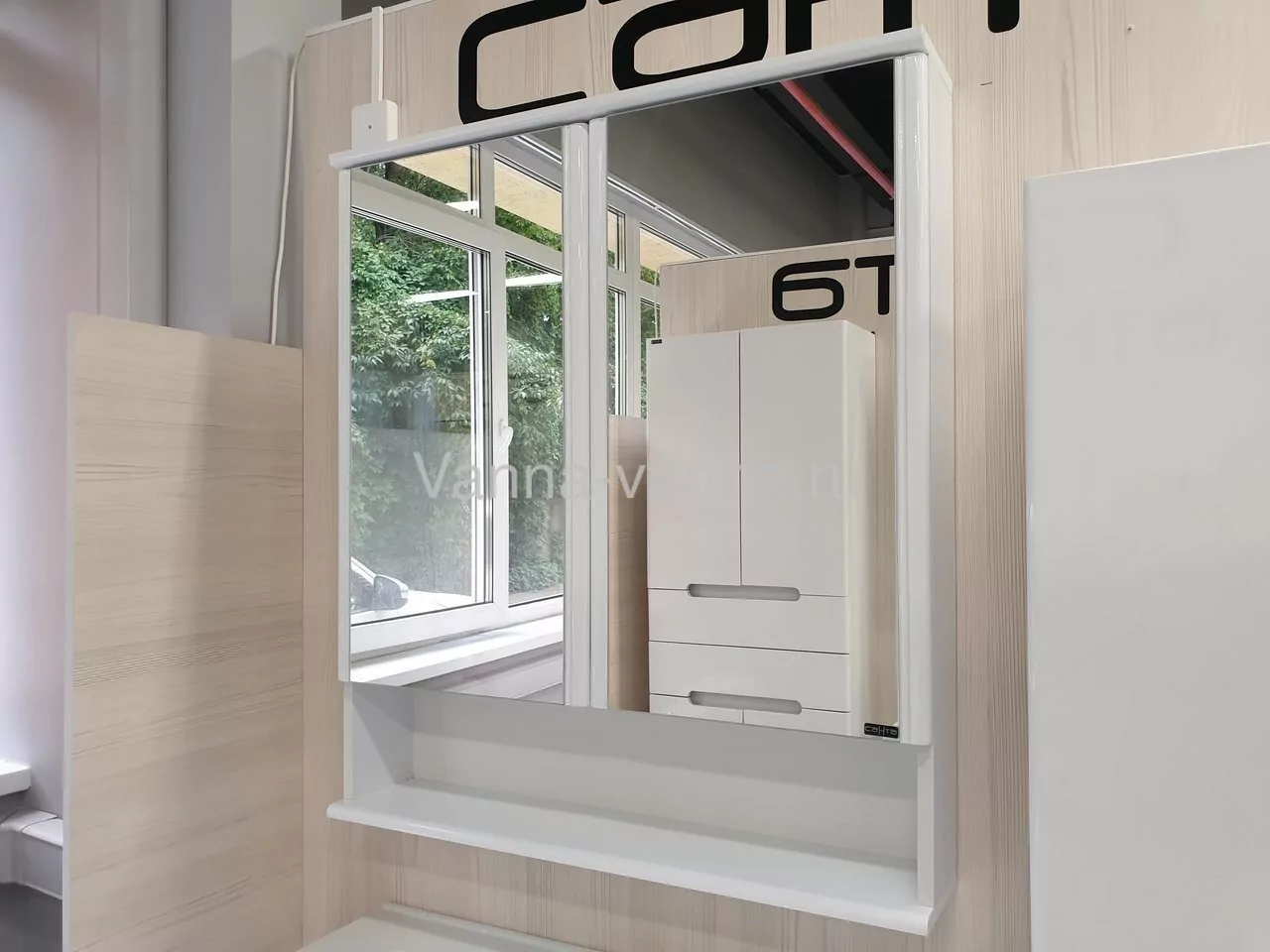 Зеркало-шкаф Санта Вегас 70 белый от магазина Vanna-Vanna.ru!