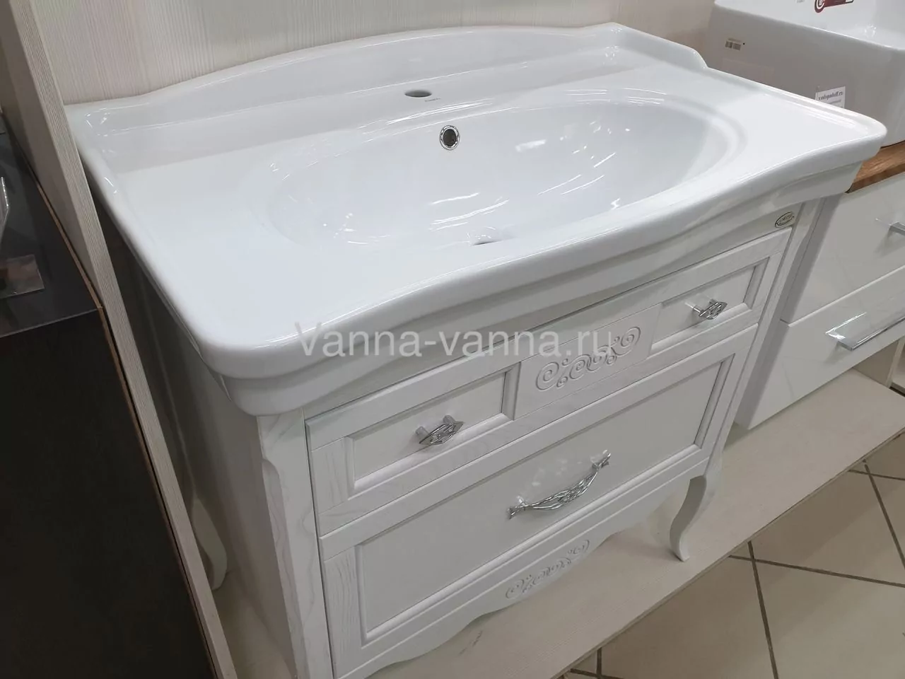 Тумба с раковиной ASB Woodline Модерн 85 напольная, белый, патина серебро от магазина Vanna-Vanna.ru!