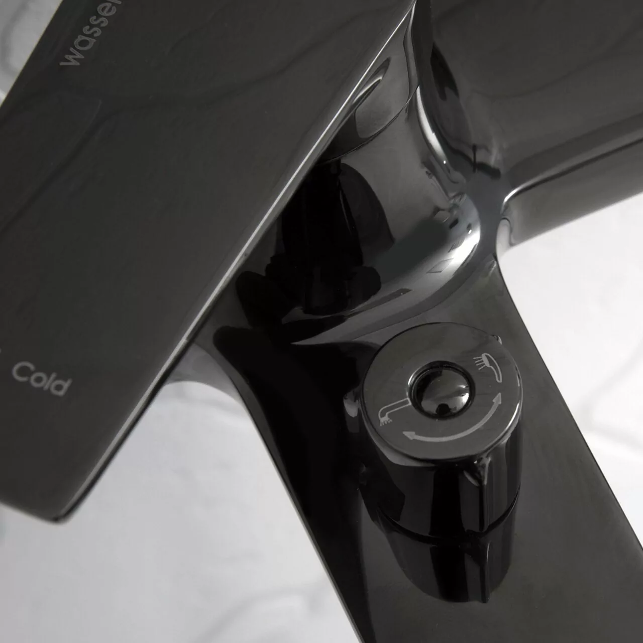 Смеситель для ванны WasserKraft Glan 6601 черный глянец